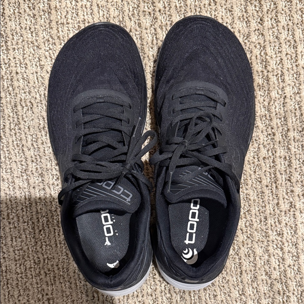Topo Athletic Men's Black Sneakers
